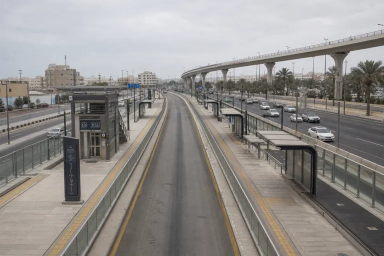 Jeddah’s Public Transport Reboot: The Metro, BRT, and Corniche Mobility Blueprint to 2030 (Jeddah Public Transport Metro Plan)