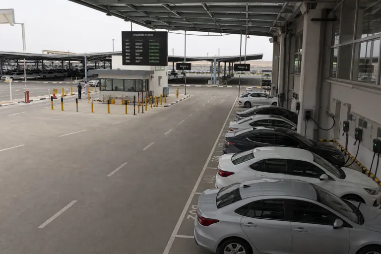 Rental Fleets Go Electric: How the Saudi Car Rental Fleet EV Transition Is Rewriting Economics