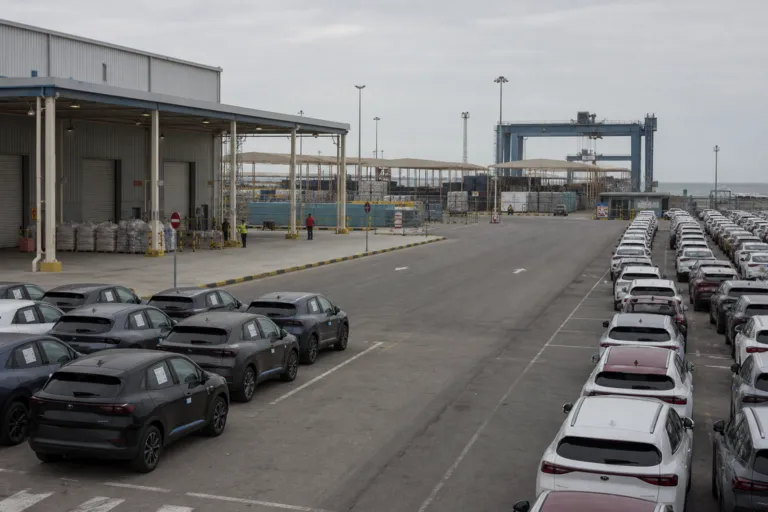 Lucid Gravity in Jeddah: The Bold AMP-2 Ramp That Could Turn Saudi EVs Into Exports